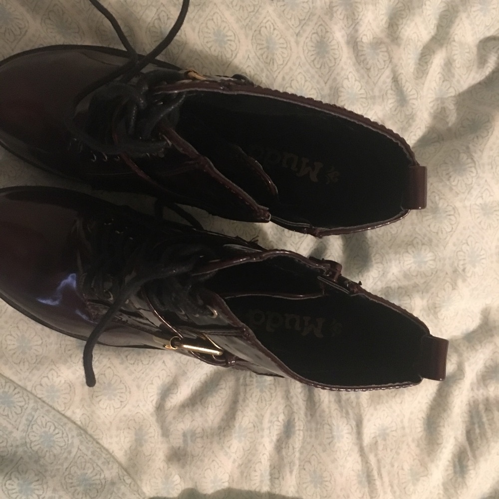 Shoes - Picture 5 of 7